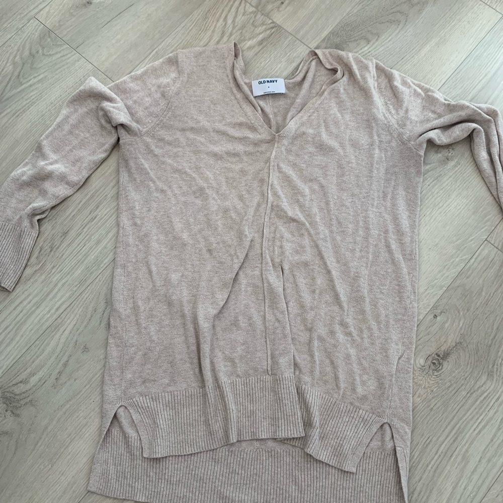 Long Sleeve V neck shirt